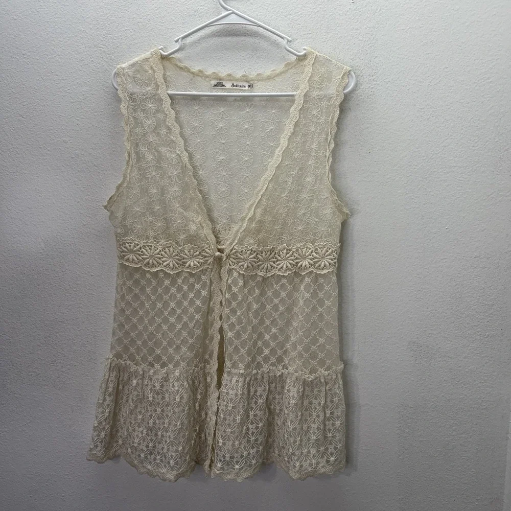 Solitaire Cover Up Top Sz M Cream Embroidered Floral Boho Beach Cottagecore Vest